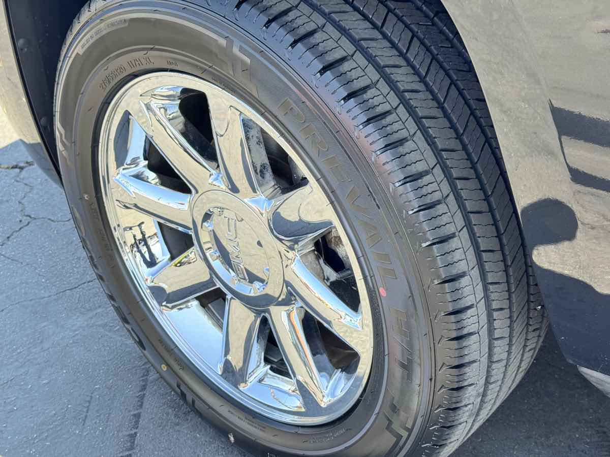 2011 GMC Yukon Denali - Photo 24