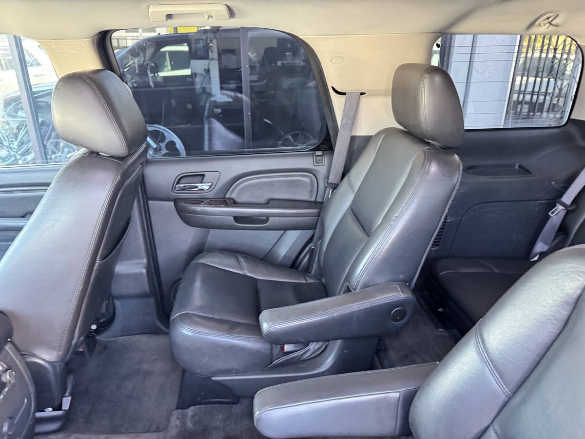 2011 GMC Yukon Denali - Photo 33