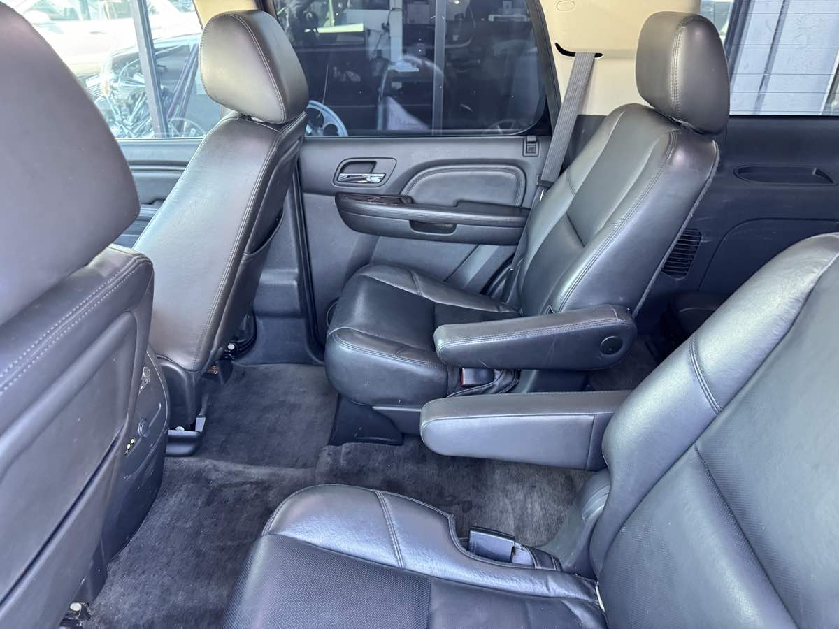 2011 GMC Yukon Denali - Photo 34