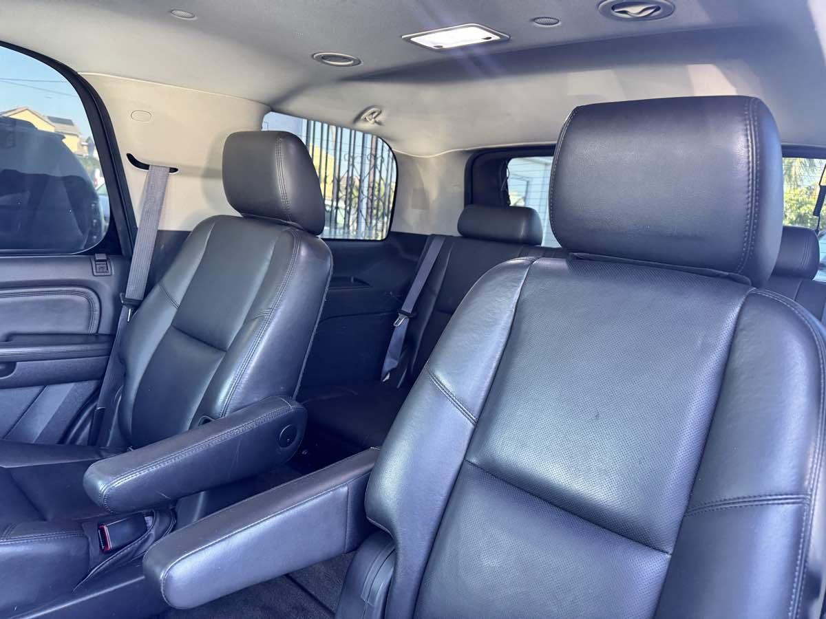 2011 GMC Yukon Denali - Photo 36