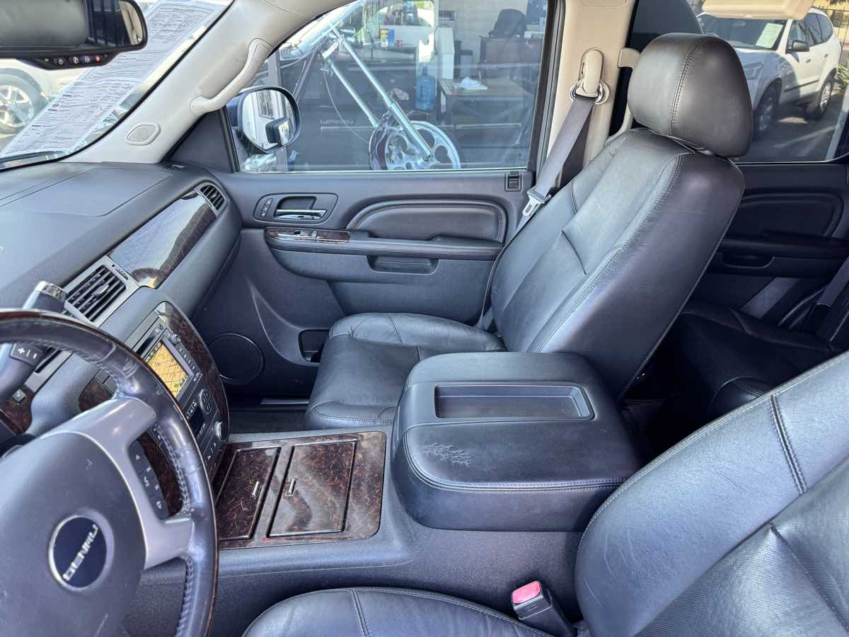 2011 GMC Yukon Denali - Photo 41
