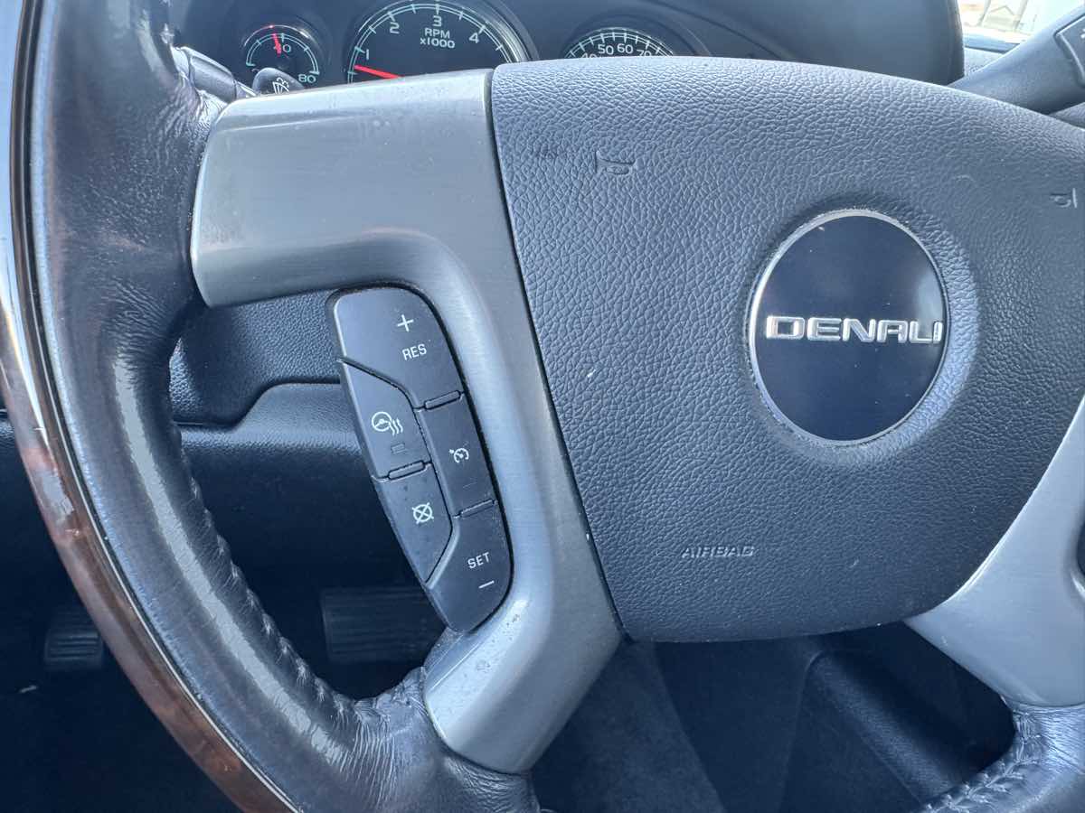 2011 GMC Yukon Denali - Photo 48