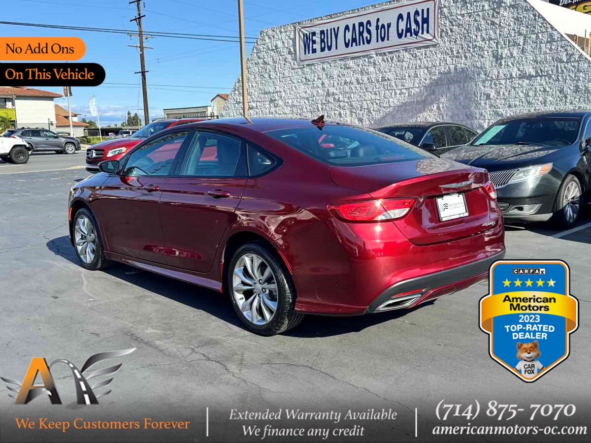 2015 Chrysler 200 S's photo