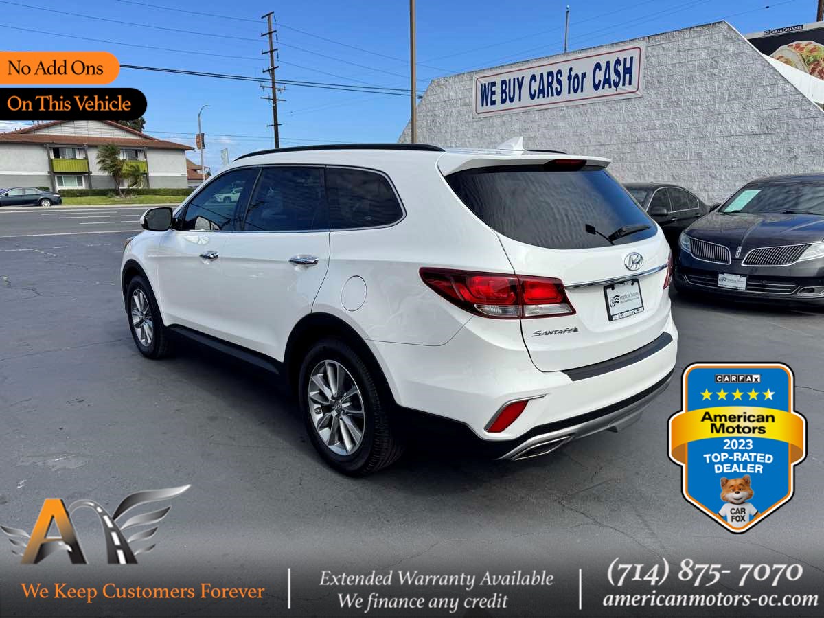 2017 Hyundai Santa Fe SE FWD's photo