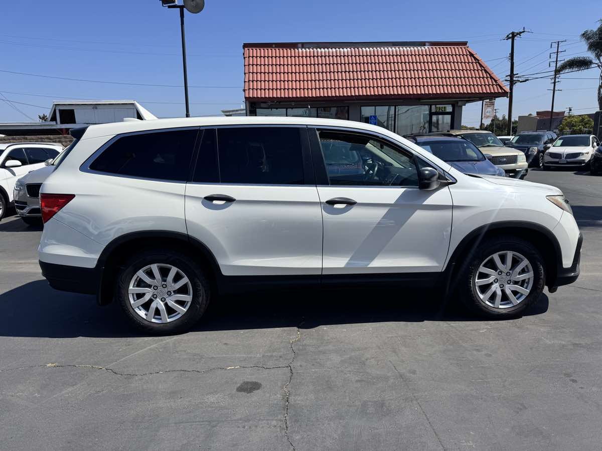 View vehicle photo 7