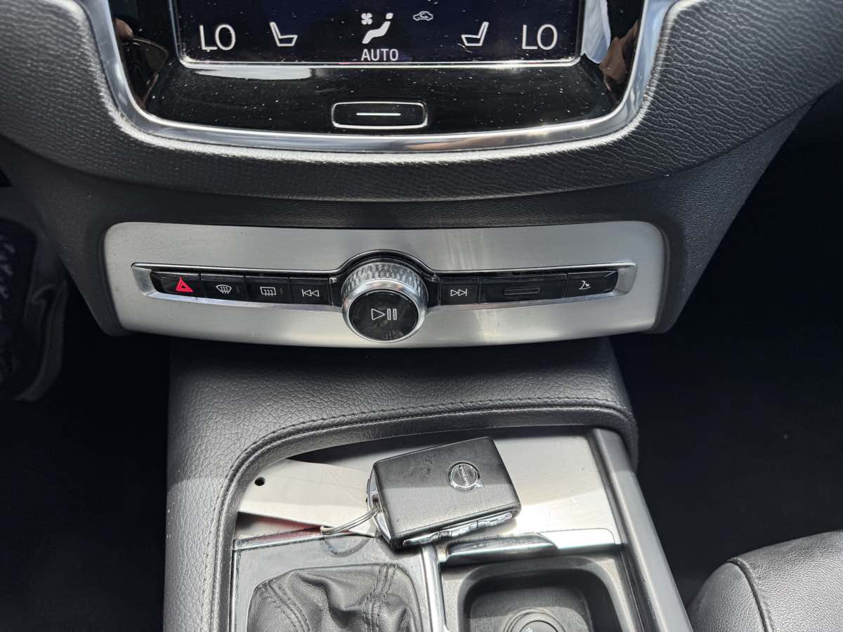 2017 Volvo XC90 Momentum - Photo 46