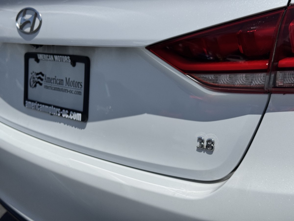 2015 Hyundai Genesis Base - Photo 16