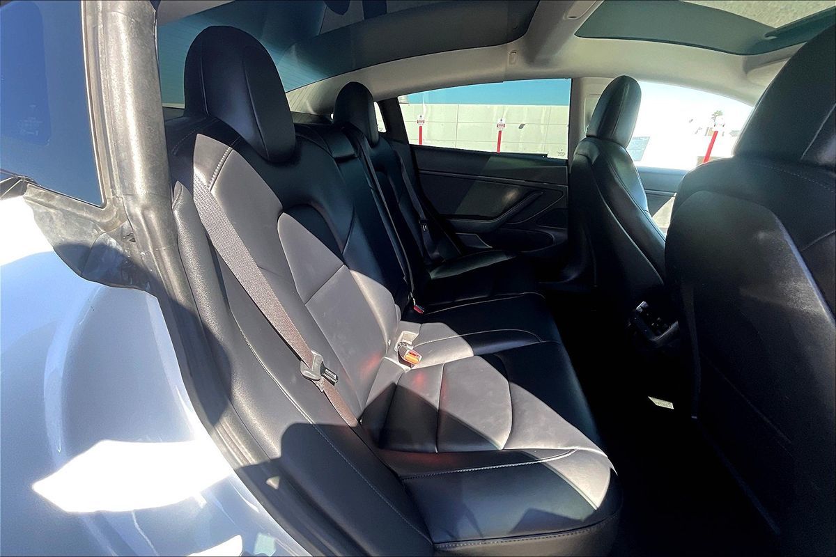 2021 Tesla Model 3 Long Range photo 8