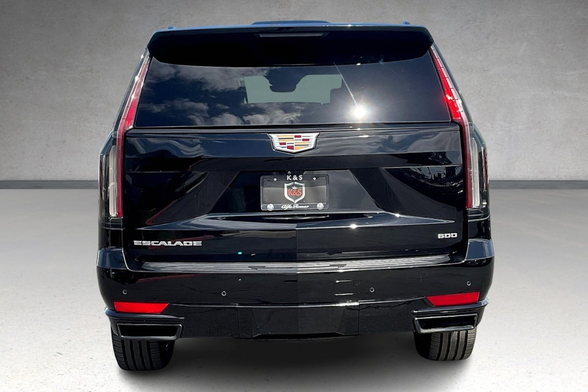 2023 Cadillac Escalade Sport photo 3