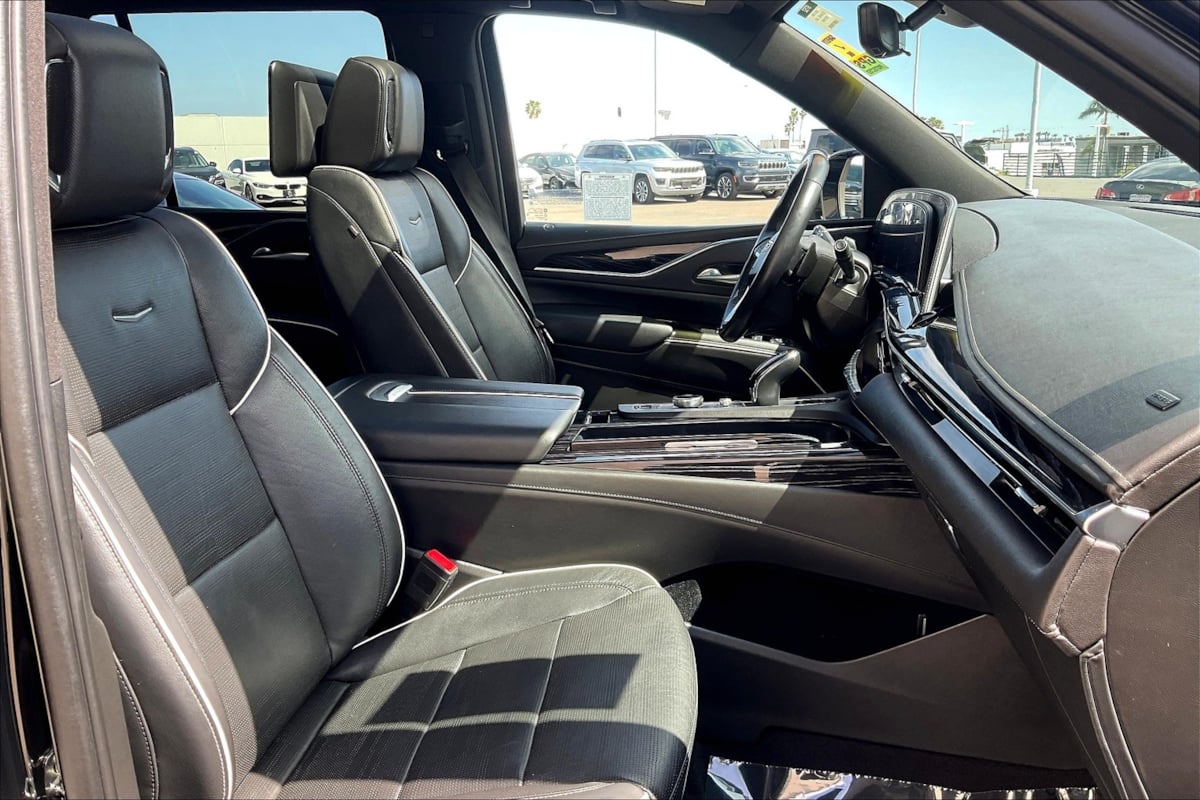 2023 Cadillac Escalade Sport photo 6