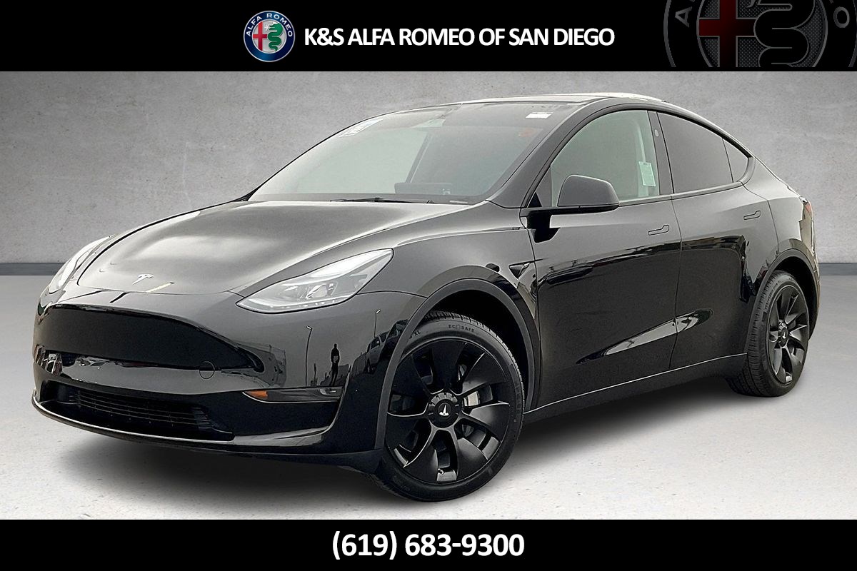 Used 2024 Tesla Model Y Long Range with VIN 7SAYGDED9RF039270 for sale in Kansas City