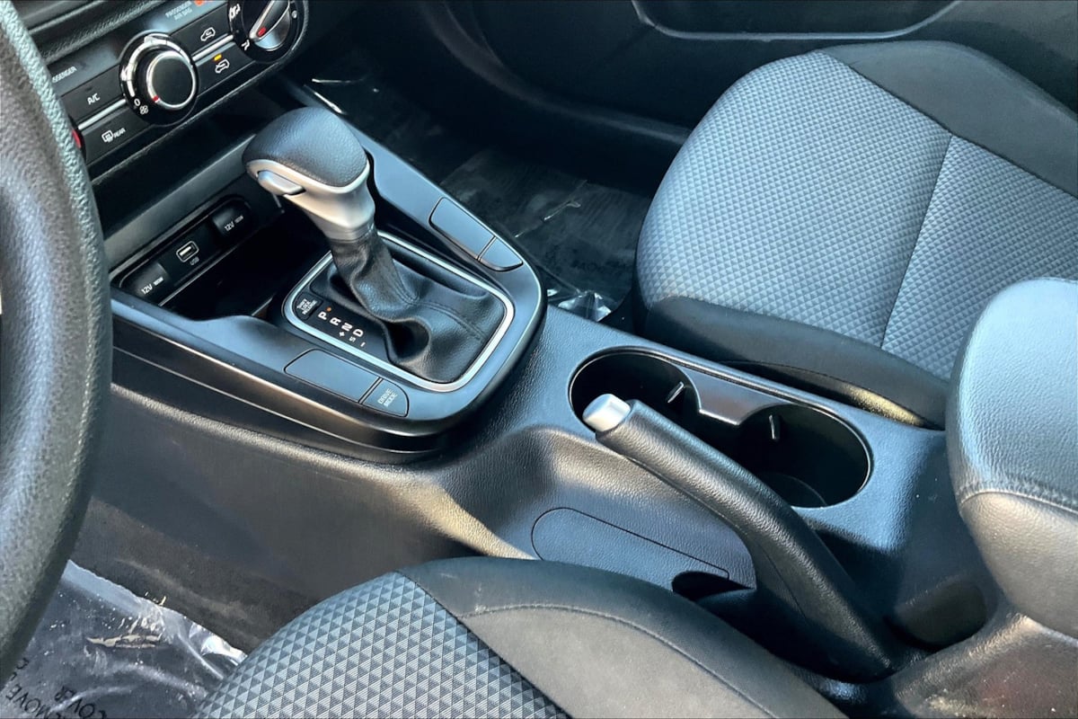 2023 Kia Soul LX photo 14