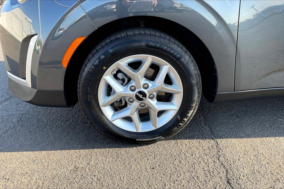 2023 Kia Soul LX photo 9