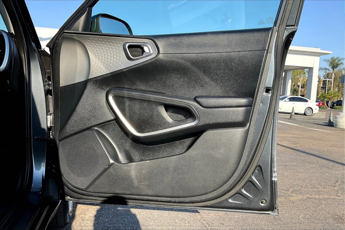 2023 Kia Soul LX photo 21