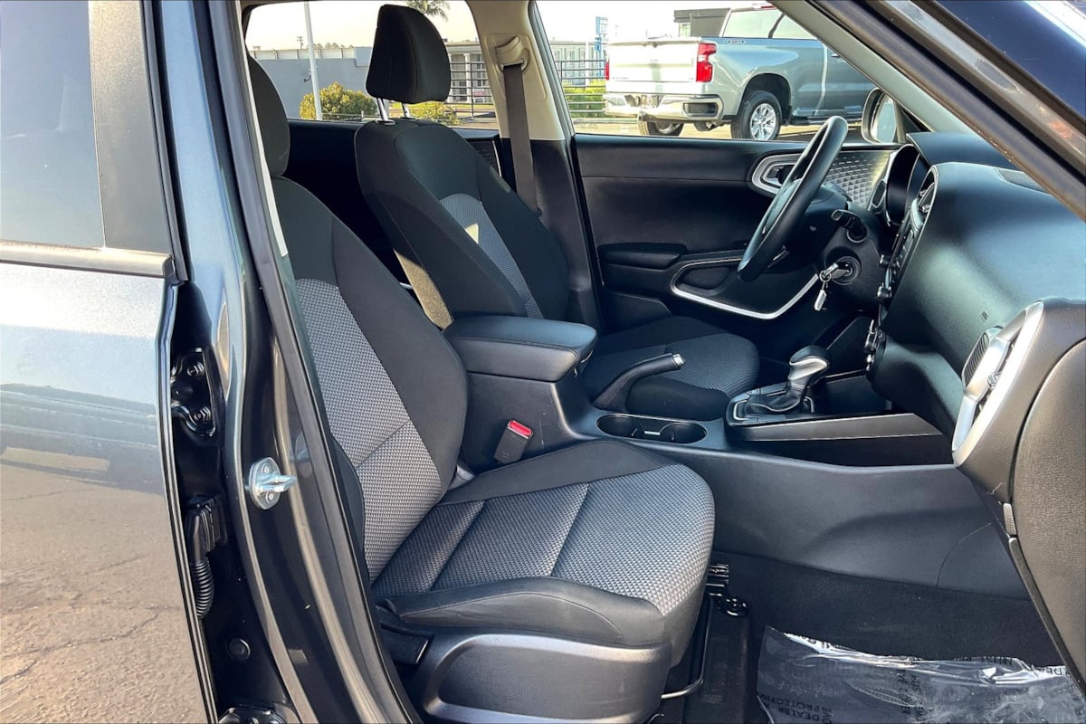 2023 Kia Soul LX photo 8