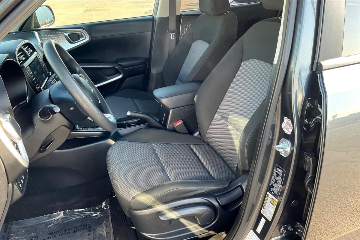 2023 Kia Soul LX photo 22