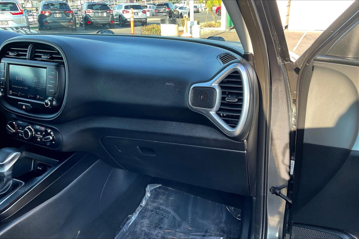 2023 Kia Soul LX photo 13