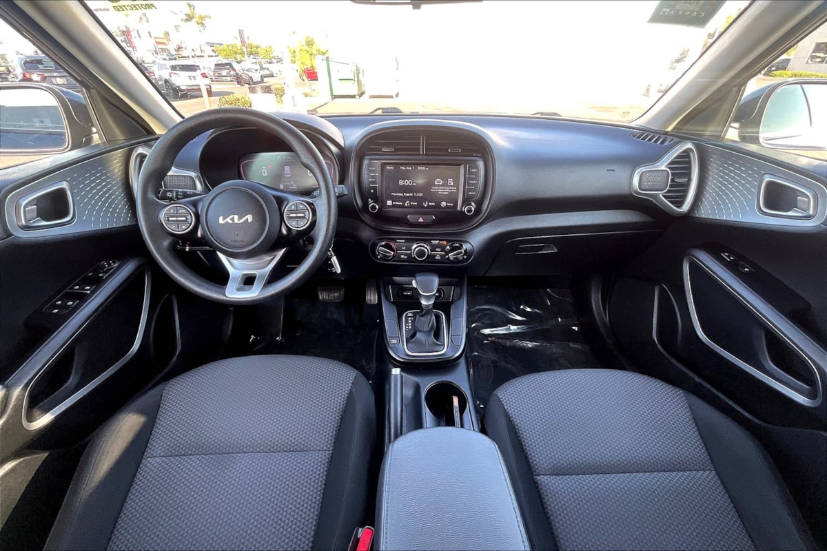 2023 Kia Soul LX photo 12