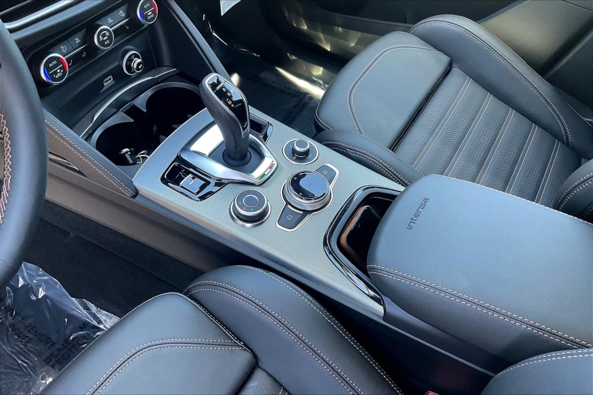 2025 Alfa Romeo Stelvio Intensa - Photo 8