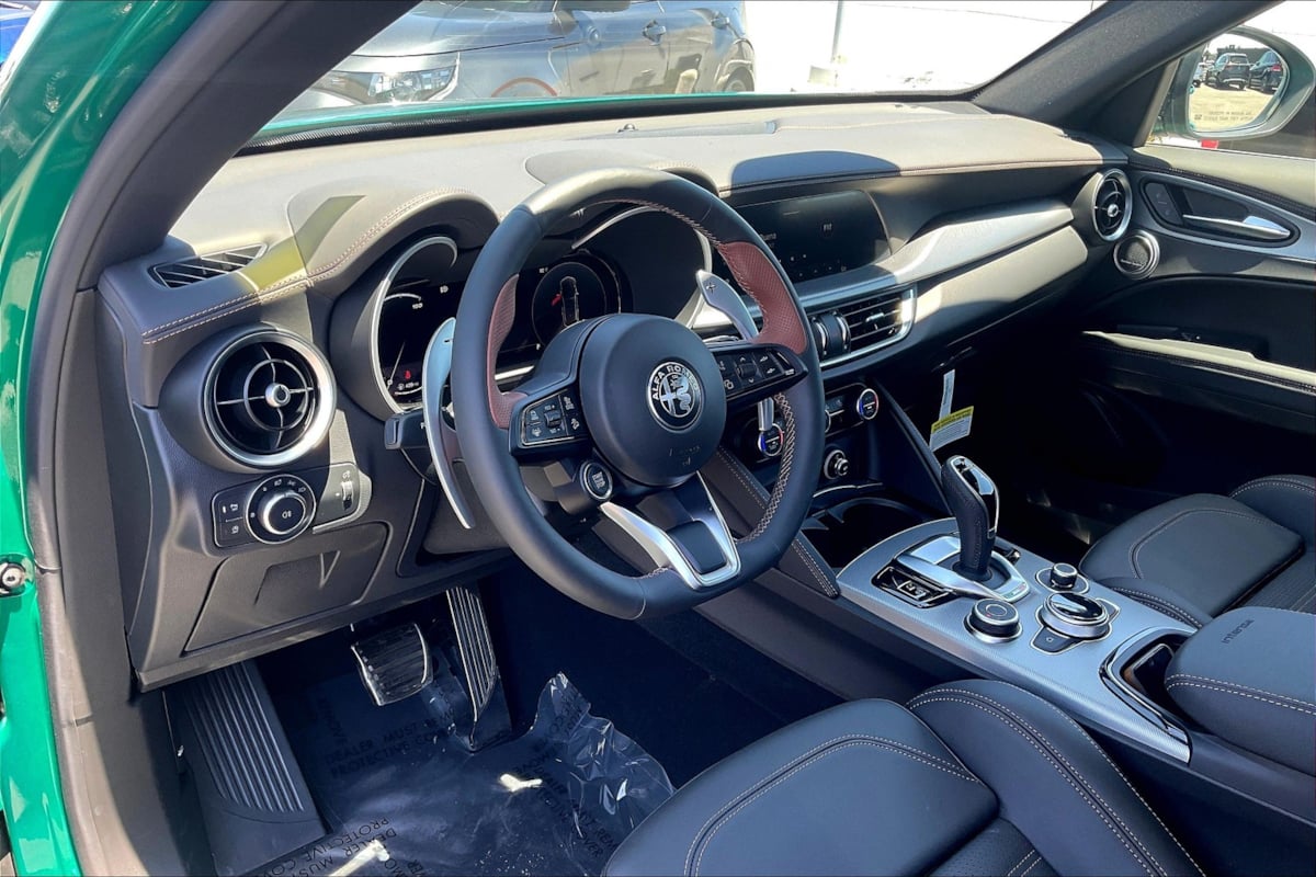 2025 Alfa Romeo Stelvio Intensa - Photo 6