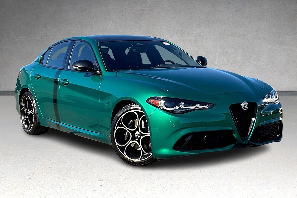 2025 Alfa Romeo Giulia SPRINT photo 2