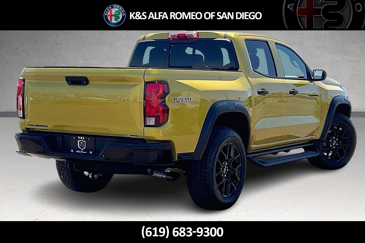 2023 Chevrolet Colorado Trail Boss photo 2