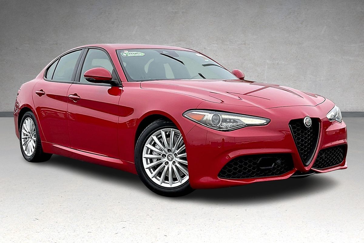 2022 Alfa Romeo Giulia SPRINT photo 2