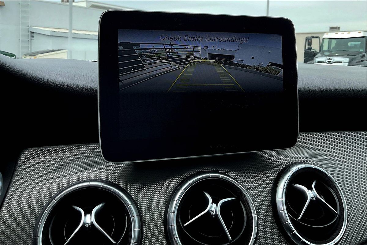 2019 Mercedes Benz CLA 250 photo 18