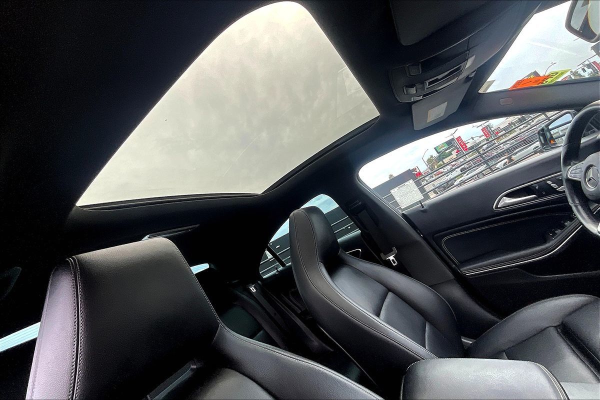 2019 Mercedes Benz CLA 250 photo 19
