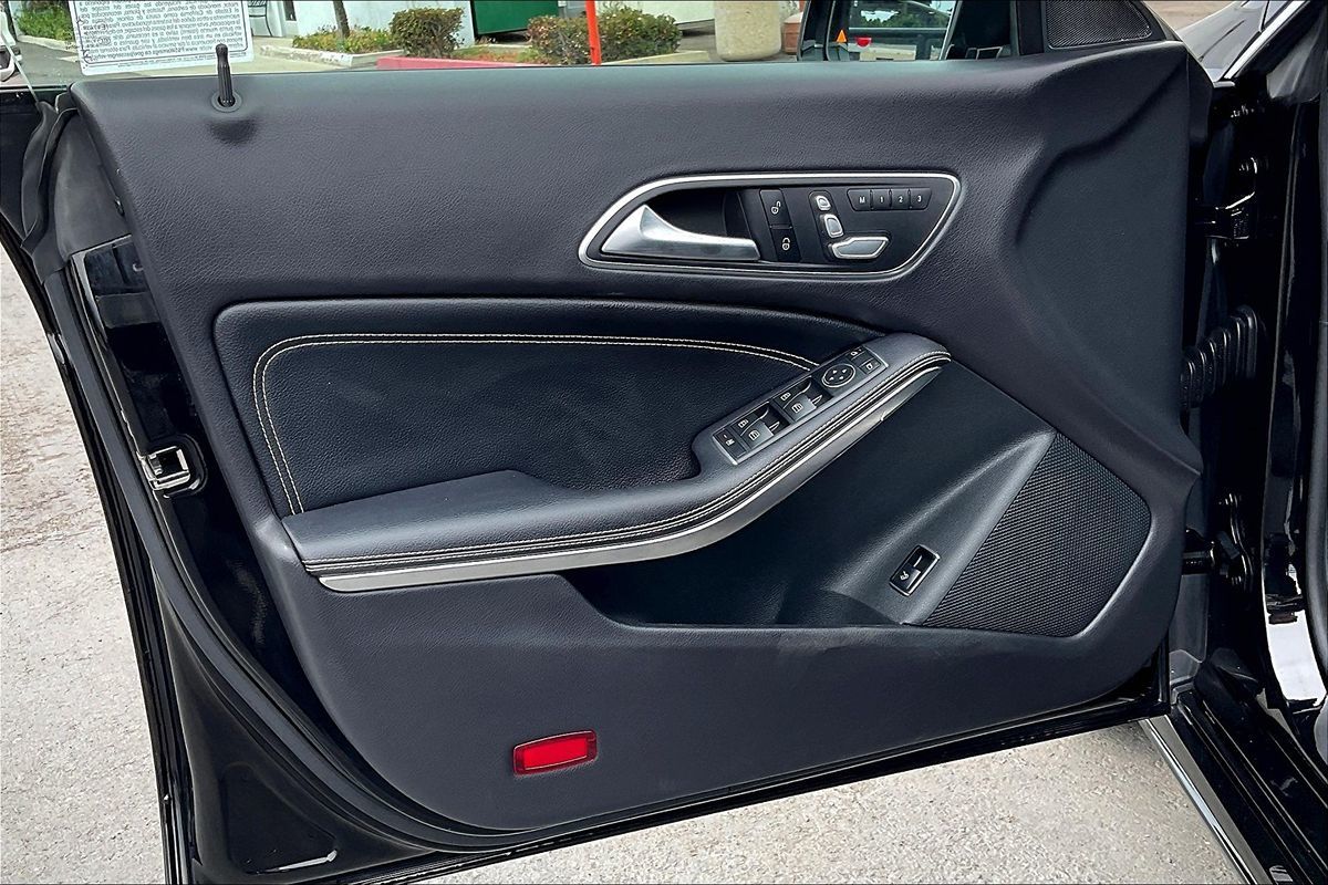 2019 Mercedes Benz CLA 250 photo 20