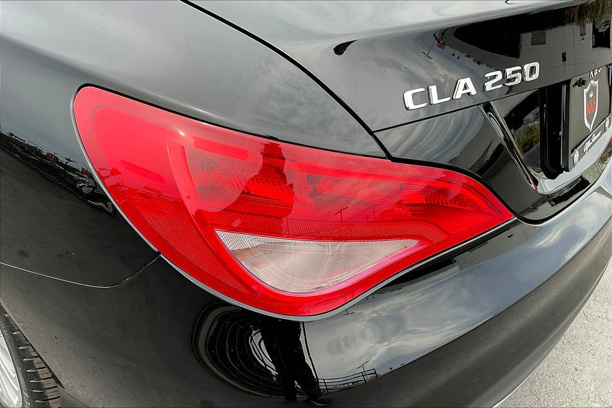 2019 Mercedes Benz CLA 250 photo 26