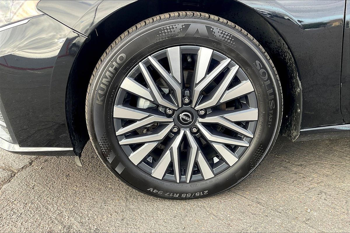 2024 Nissan Altima 2.5 SV photo 4