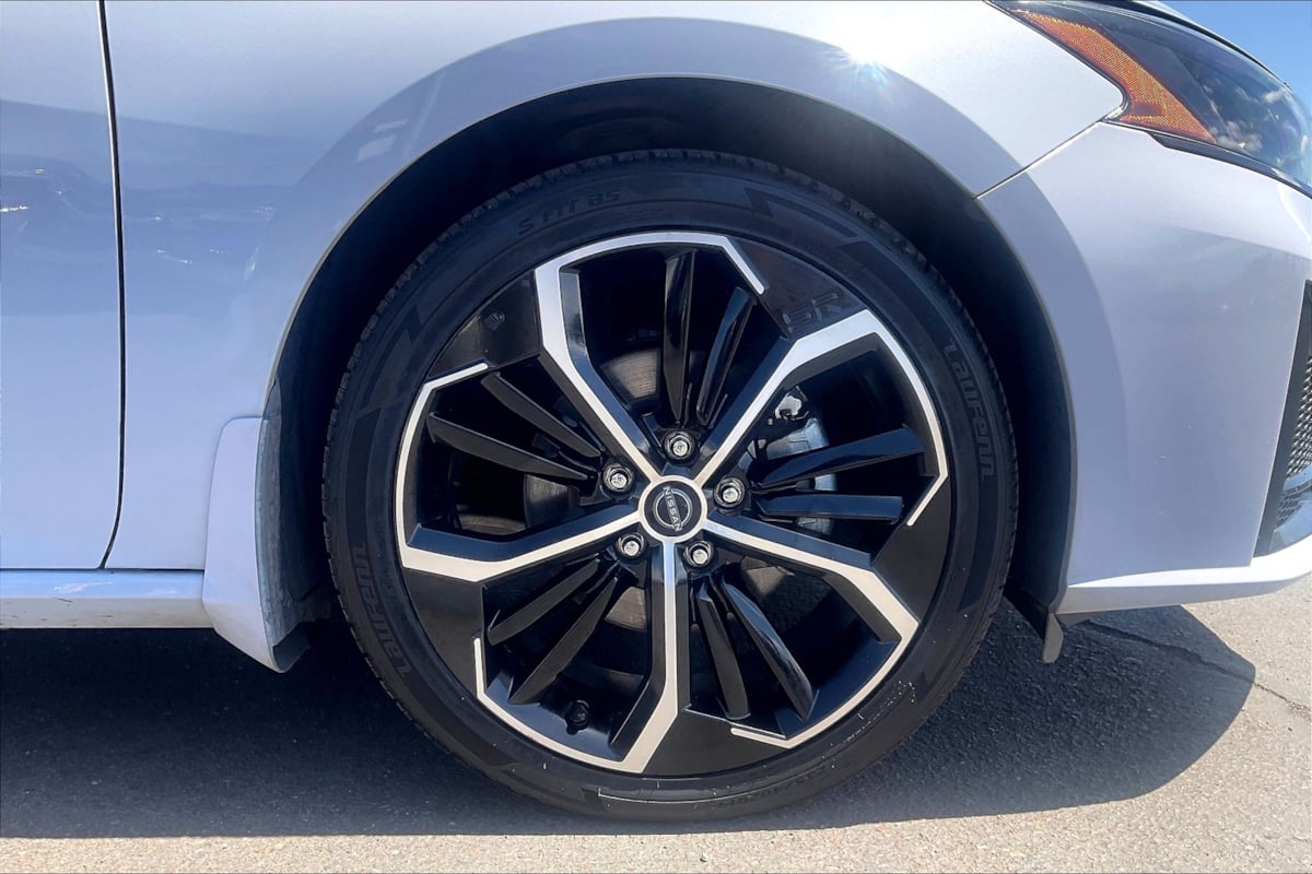 2023 Nissan Altima 2.5 SR photo 4