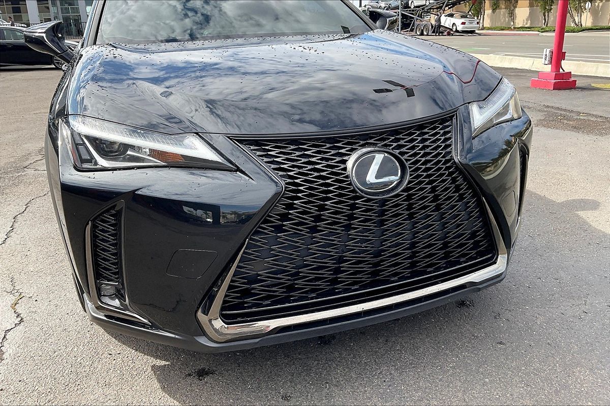 2019 Lexus UX 200 F SPORT photo 5