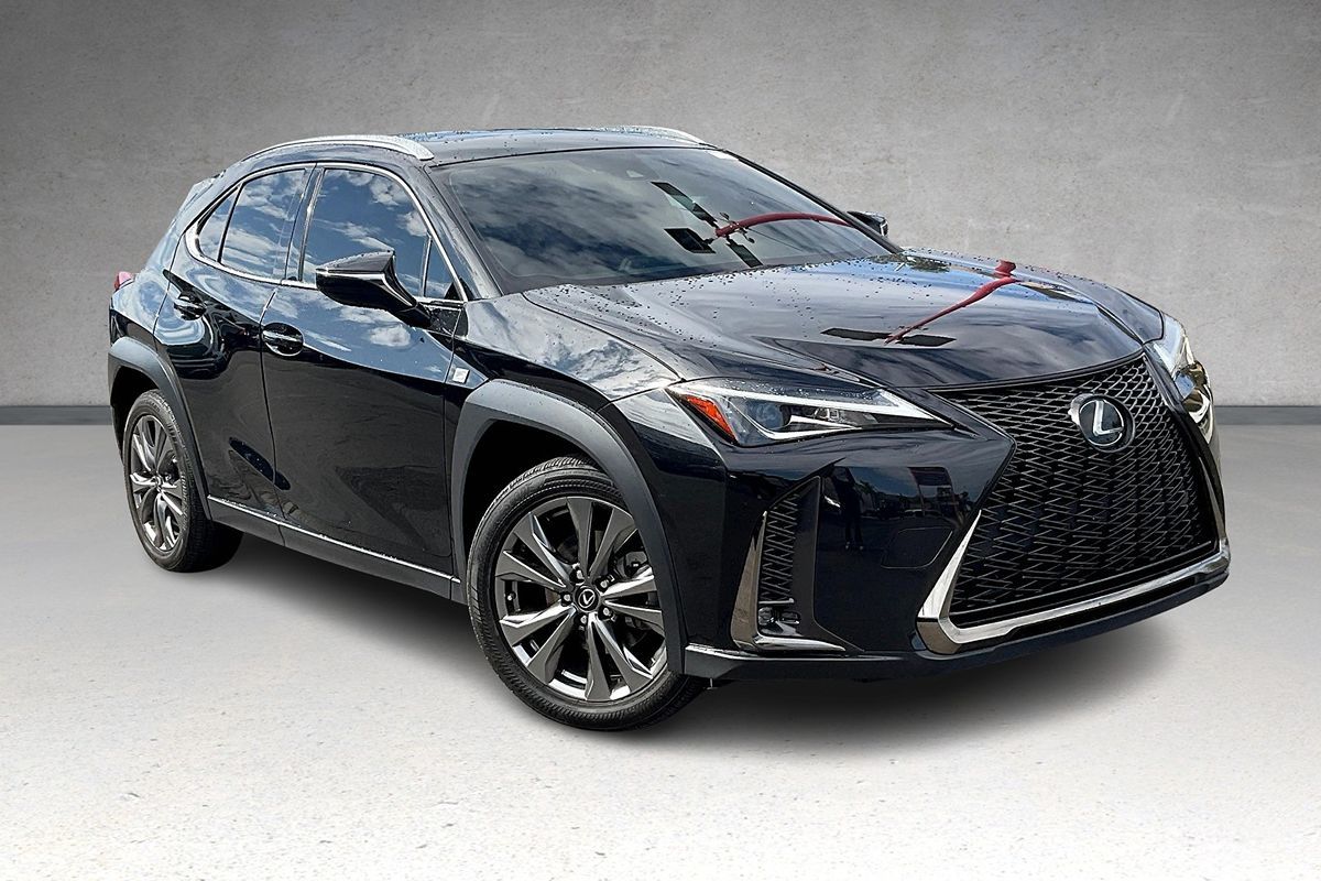 2019 Lexus UX 200 F SPORT photo 2