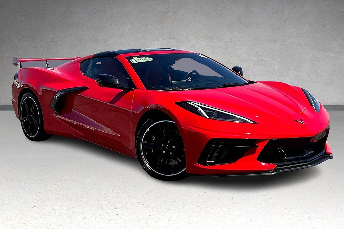 2023 Chevrolet Corvette 1LT photo 2