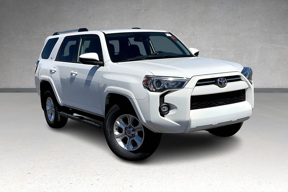 2024 Toyota 4Runner SR5 photo 2