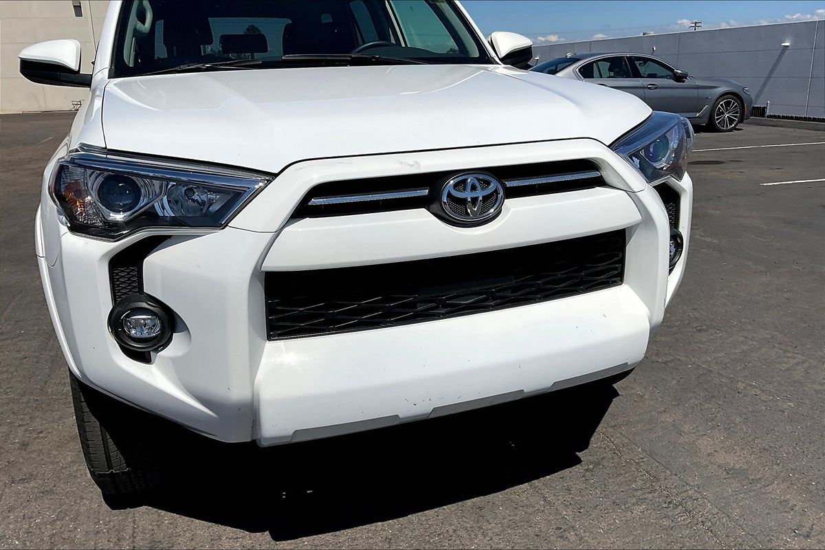 2024 Toyota 4Runner SR5 photo 5