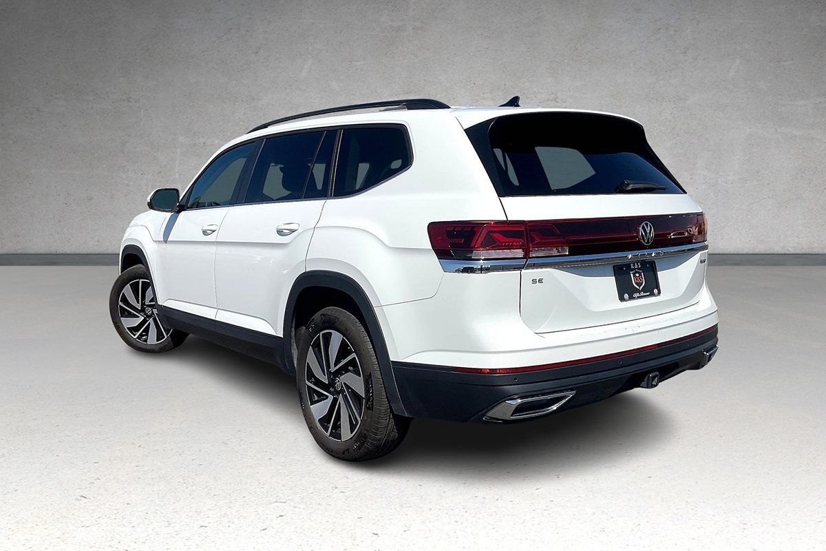 2024 Volkswagen Atlas SE Technology photo 3