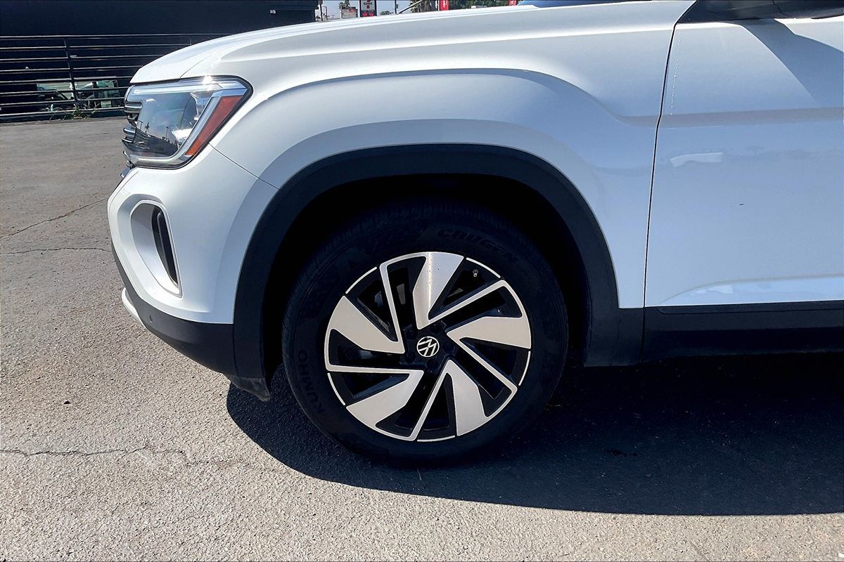 2024 Volkswagen Atlas SE Technology photo 4