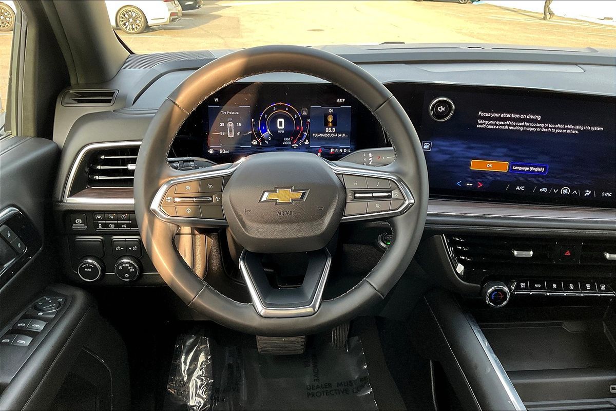 2025 Chevrolet Tahoe LS photo 4
