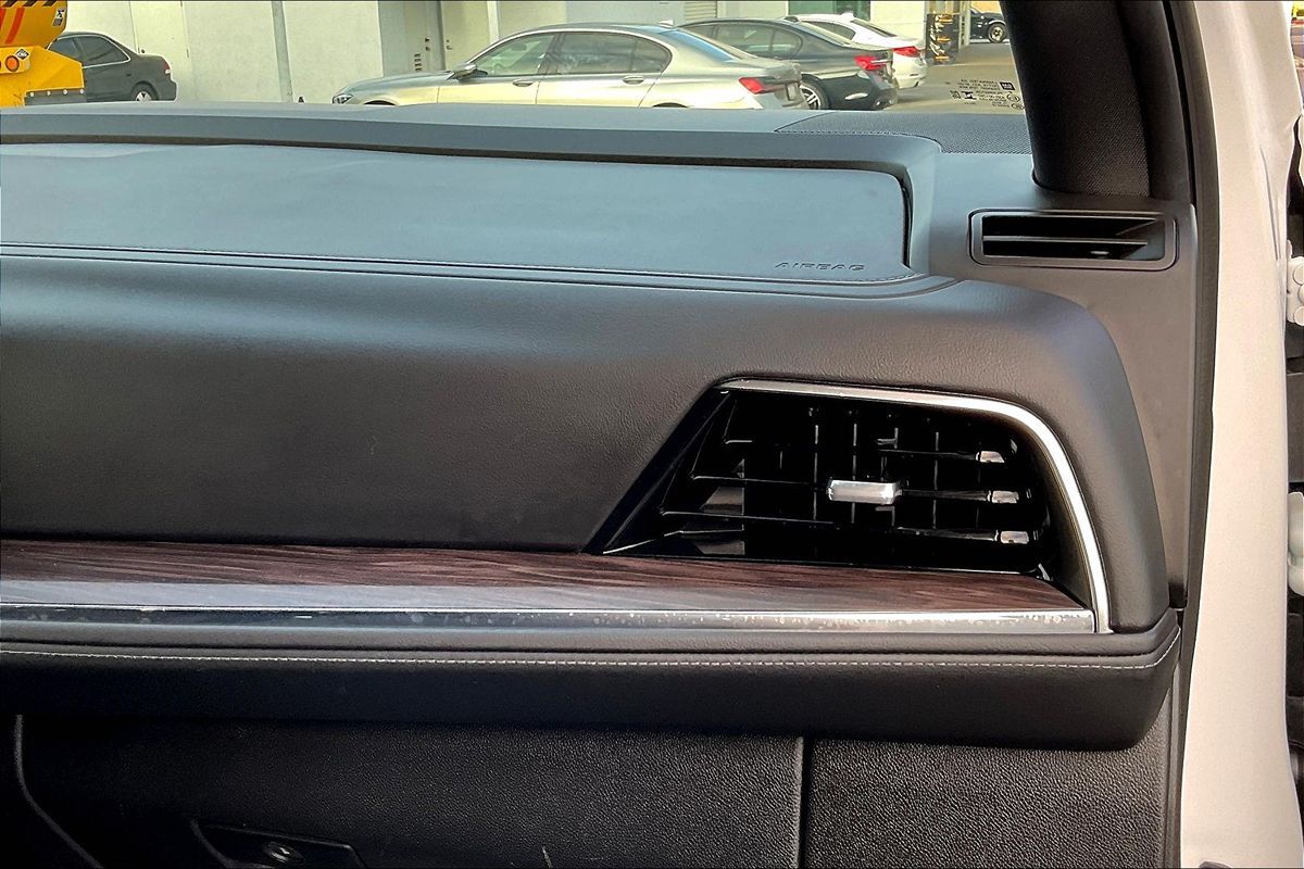 2025 Chevrolet Tahoe LS photo 10