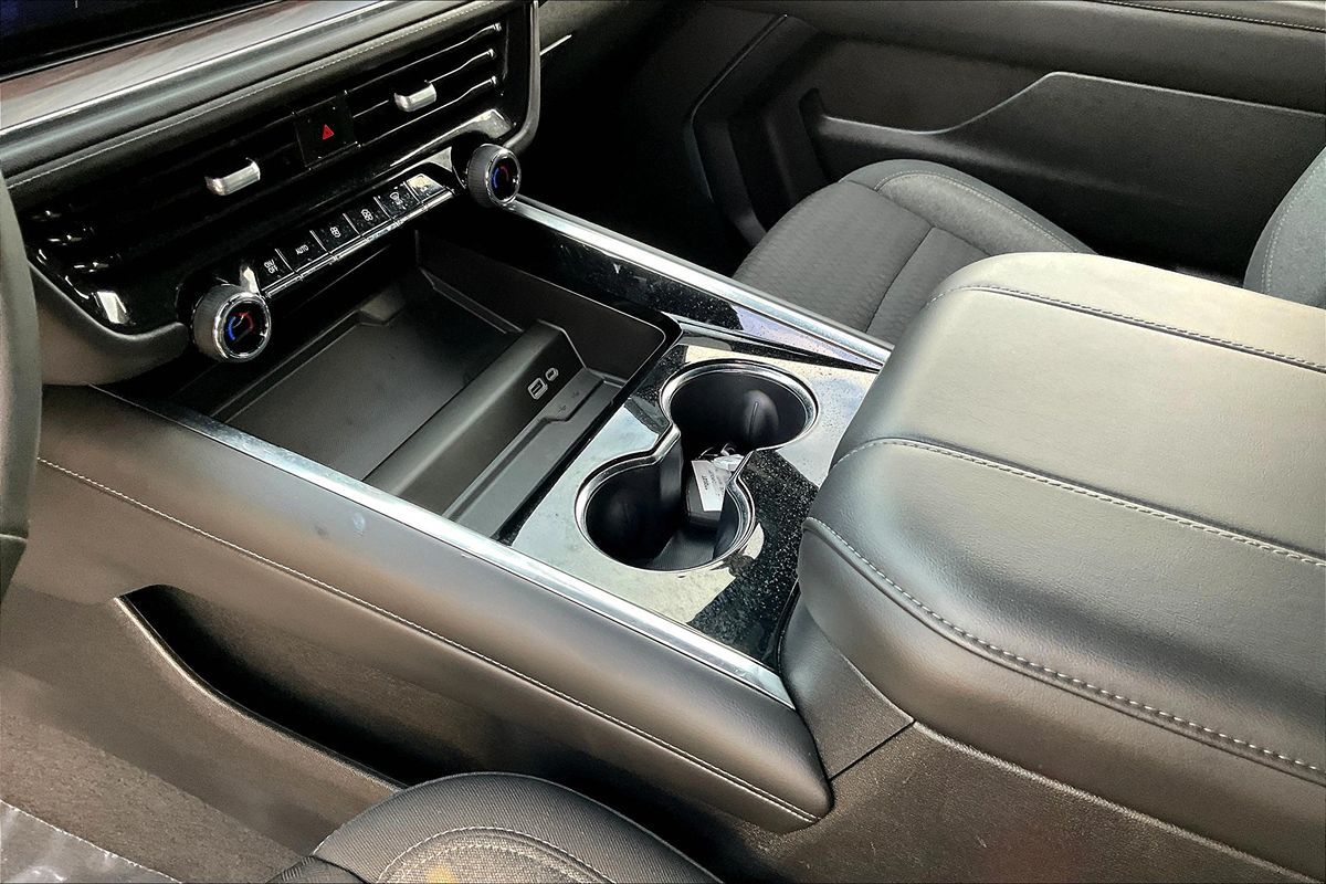 2025 Chevrolet Tahoe LS photo 11