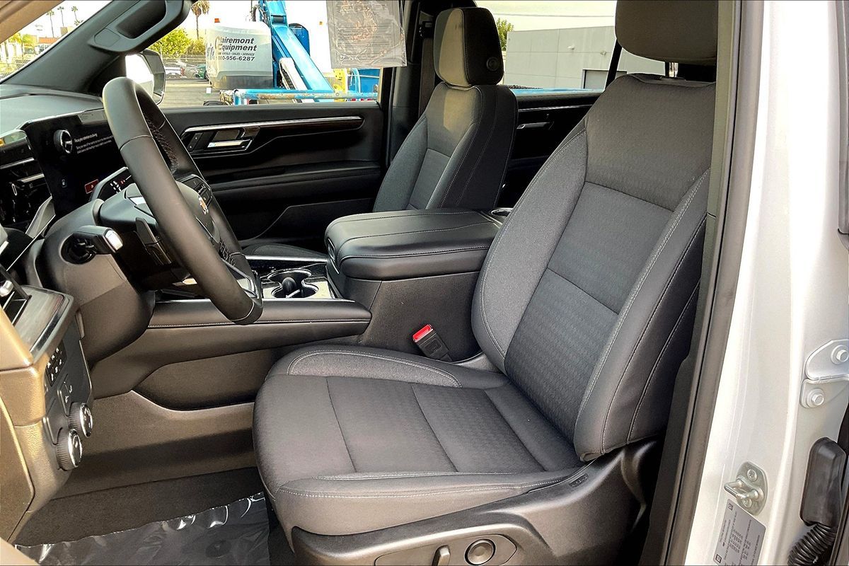 2025 Chevrolet Tahoe LS photo 19