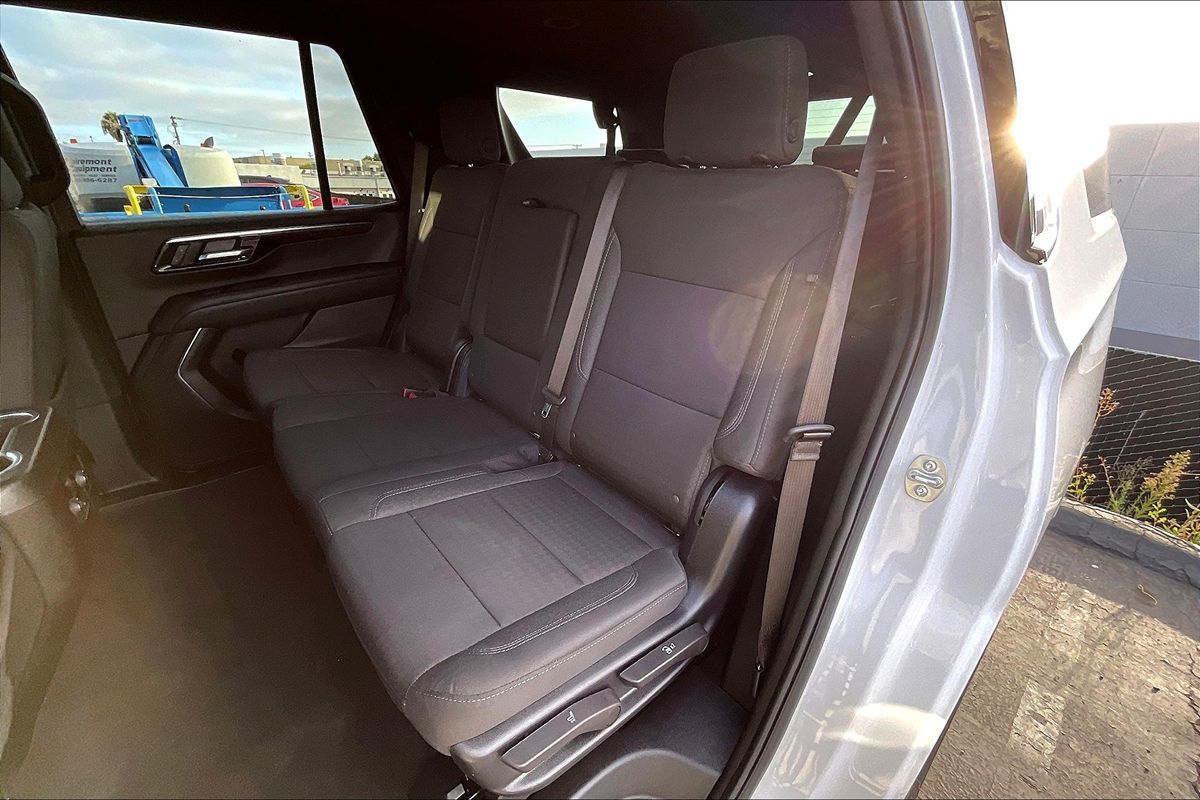 2025 Chevrolet Tahoe LS photo 20