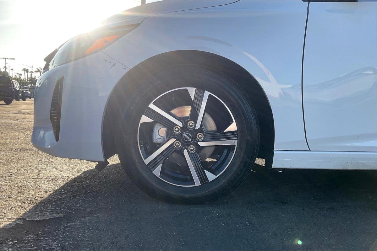 2024 Nissan Sentra SV photo 4