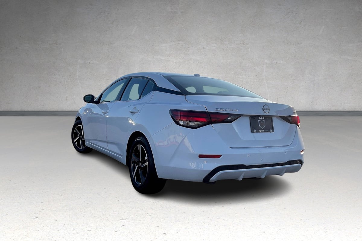 2024 Nissan Sentra SV photo 3