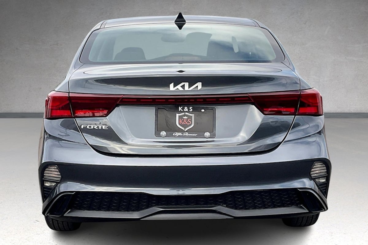 2022 Kia Forte FE LXS photo 4