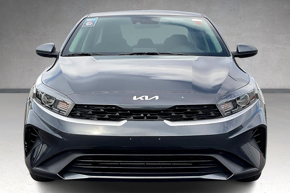 2022 Kia Forte FE LXS photo 3