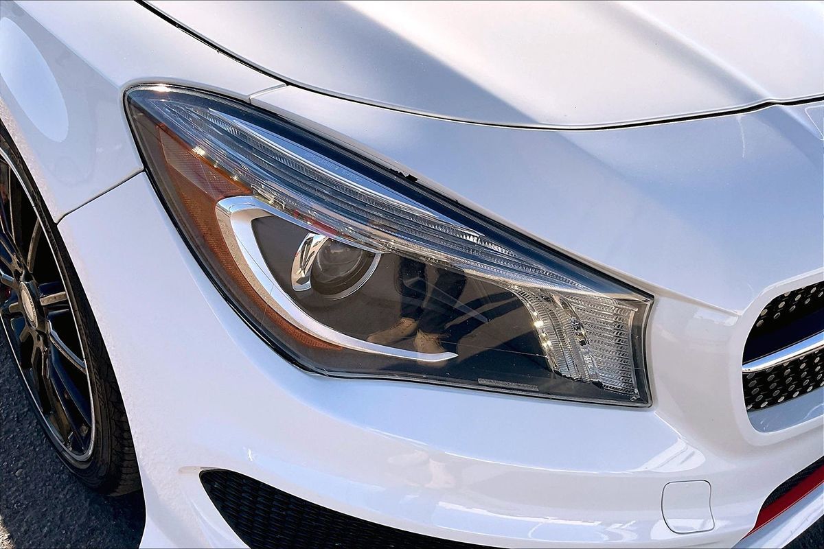 2016 Mercedes Benz CLA 250 photo 4